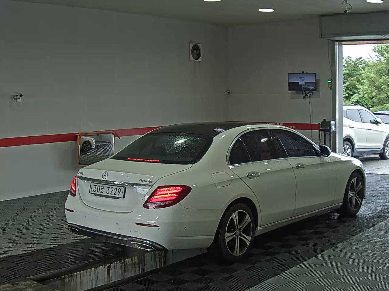 2017 - mercedes-benz e300
