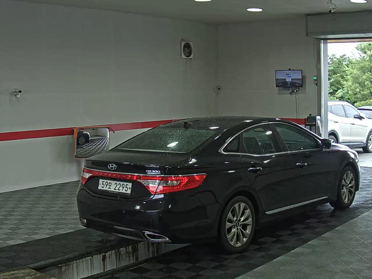 2011 - hyundai grandeur