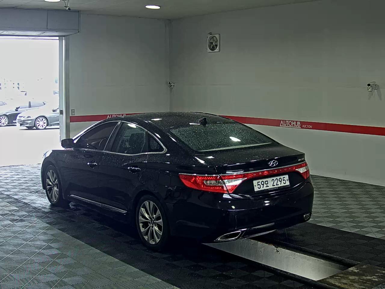 2011 - hyundai grandeur