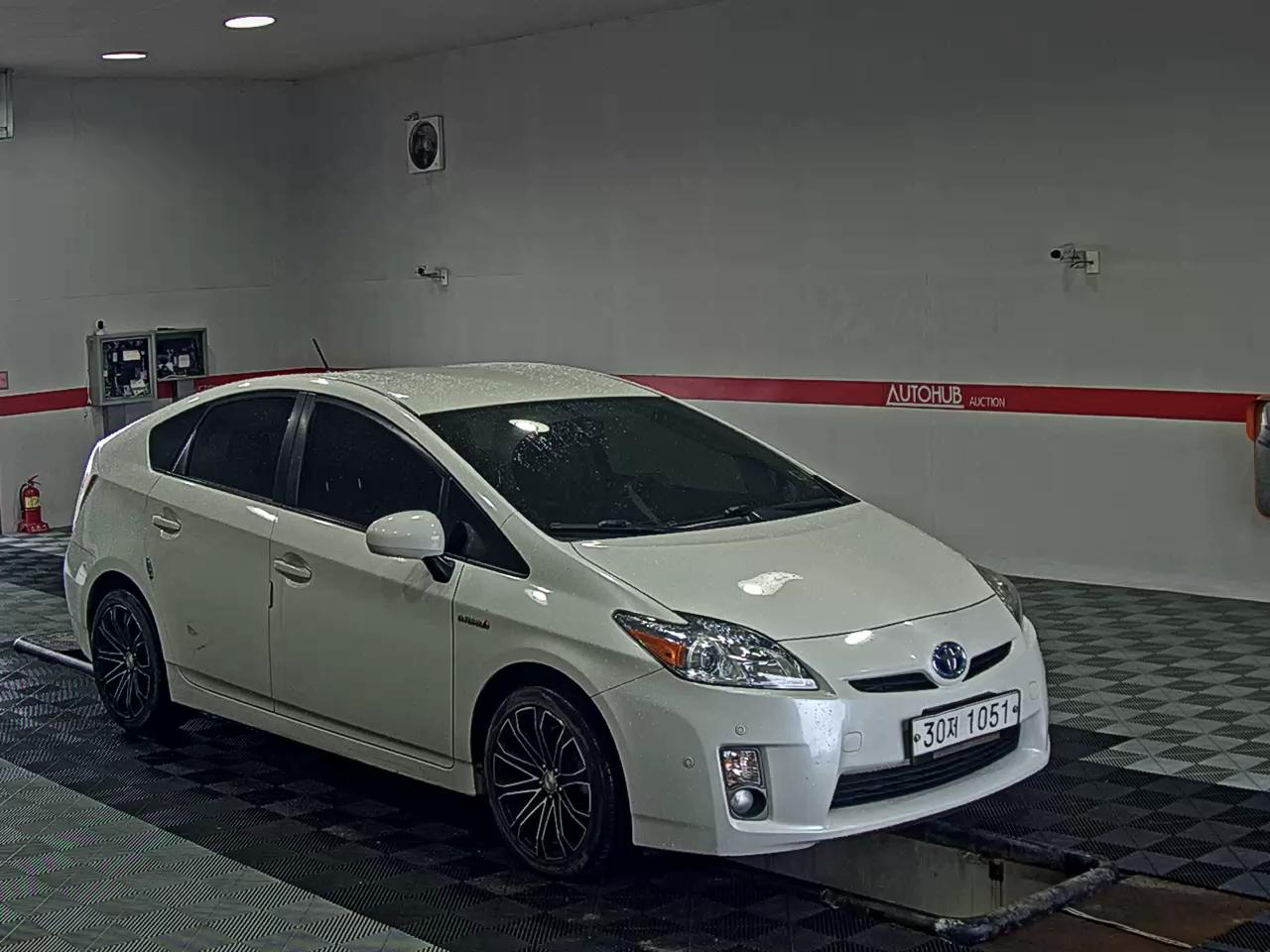 2010 - toyota prius
