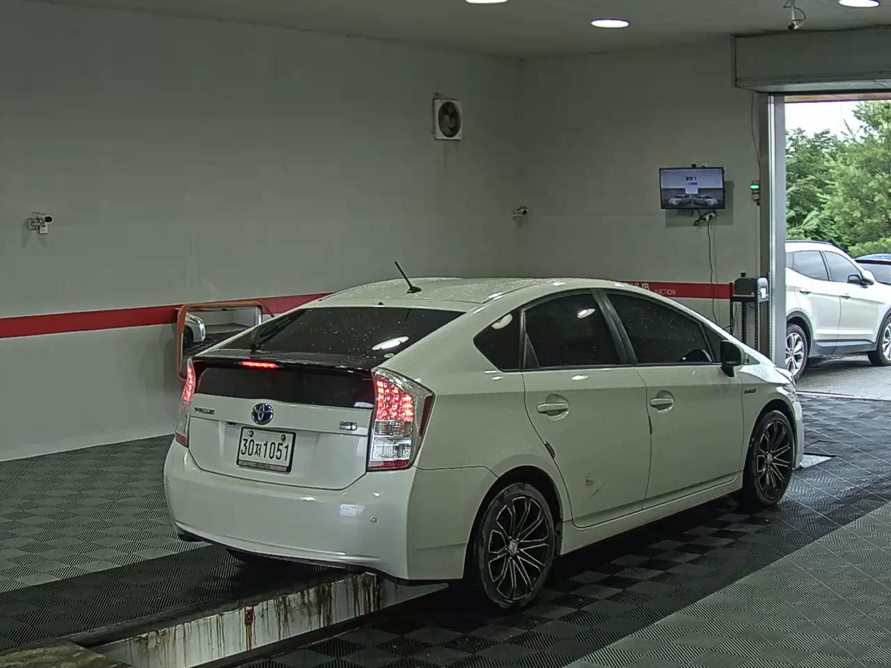2010 - toyota prius
