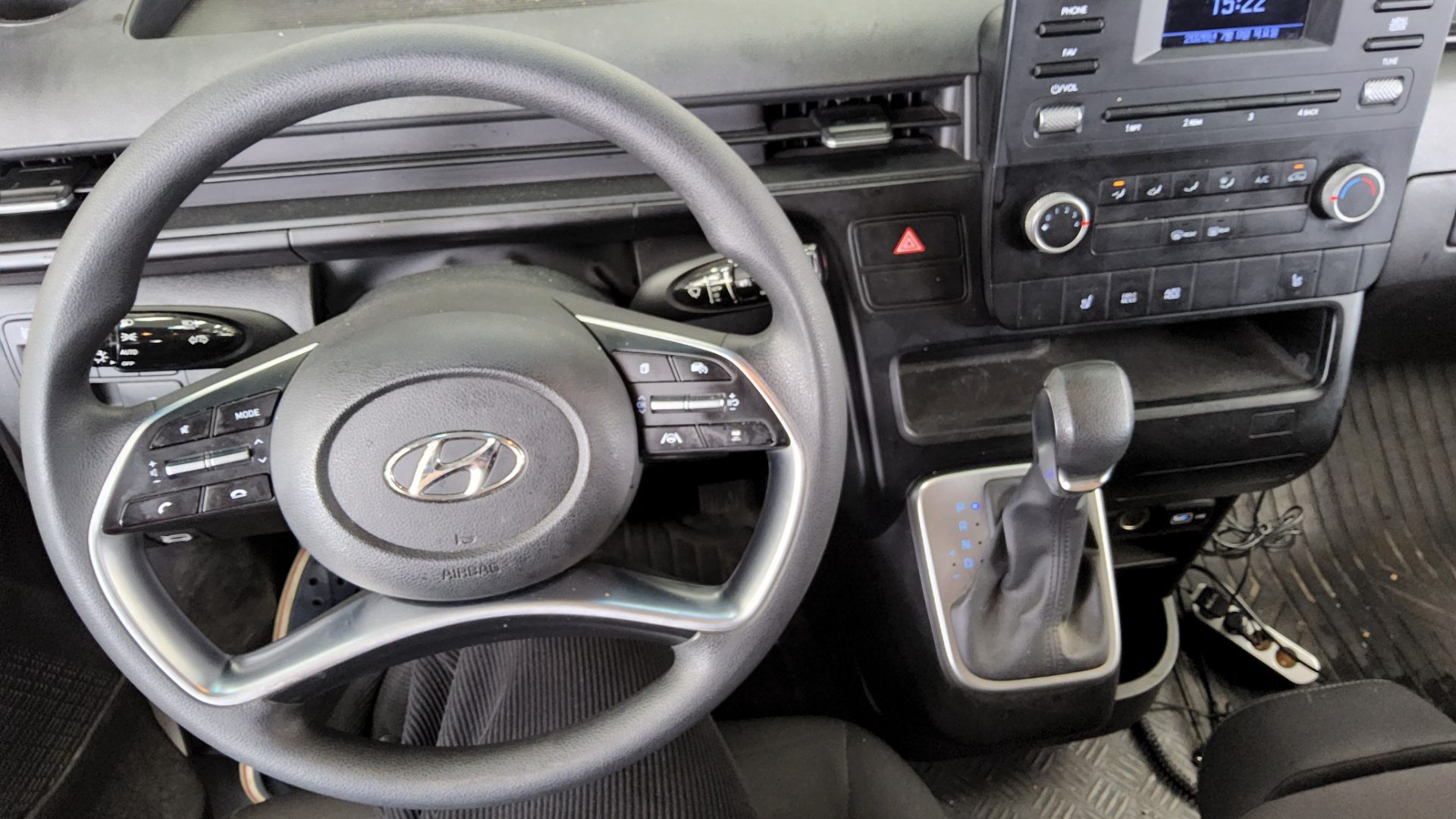 2022 - hyundai staria