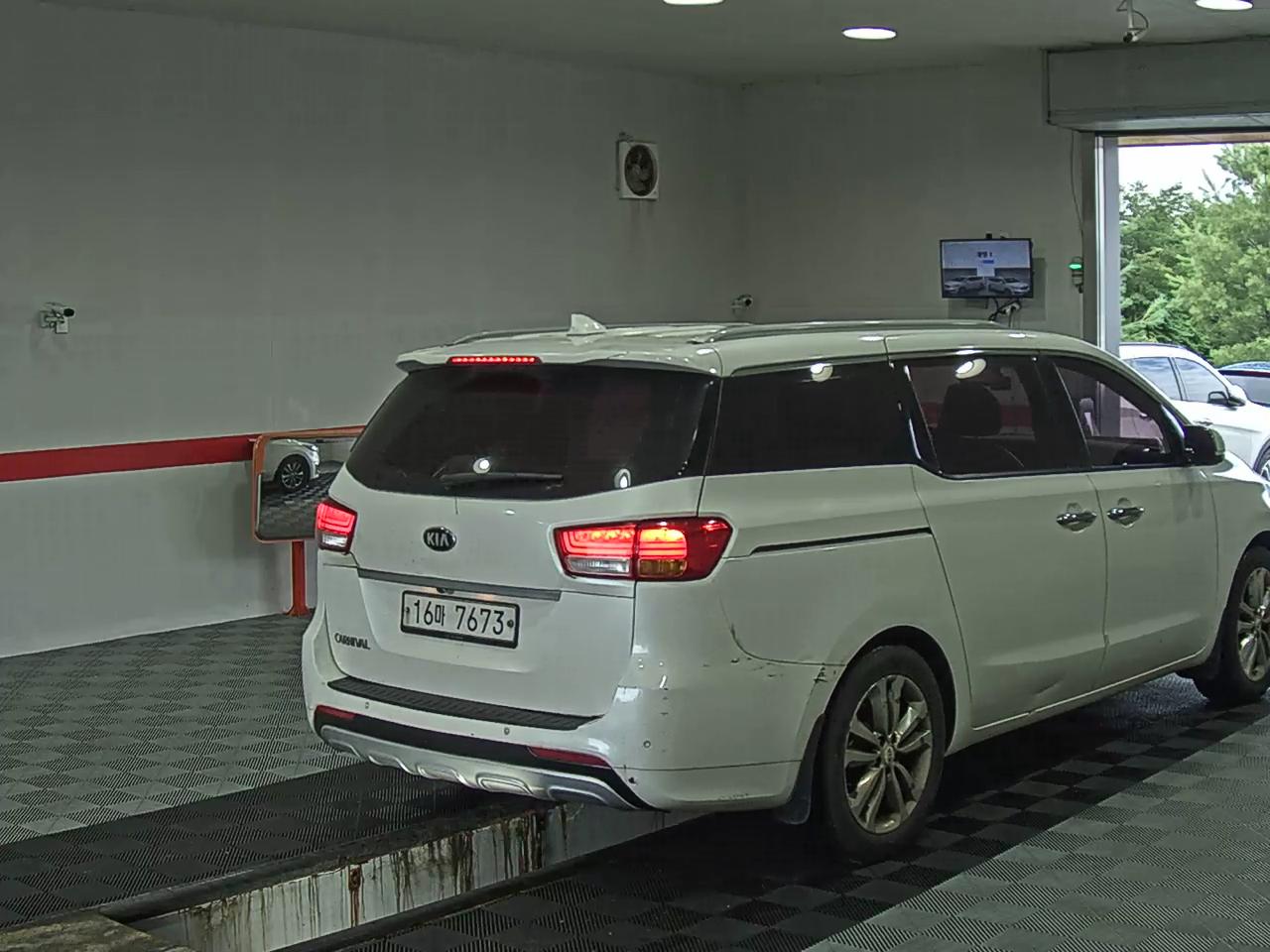 2017 - kia carnival
