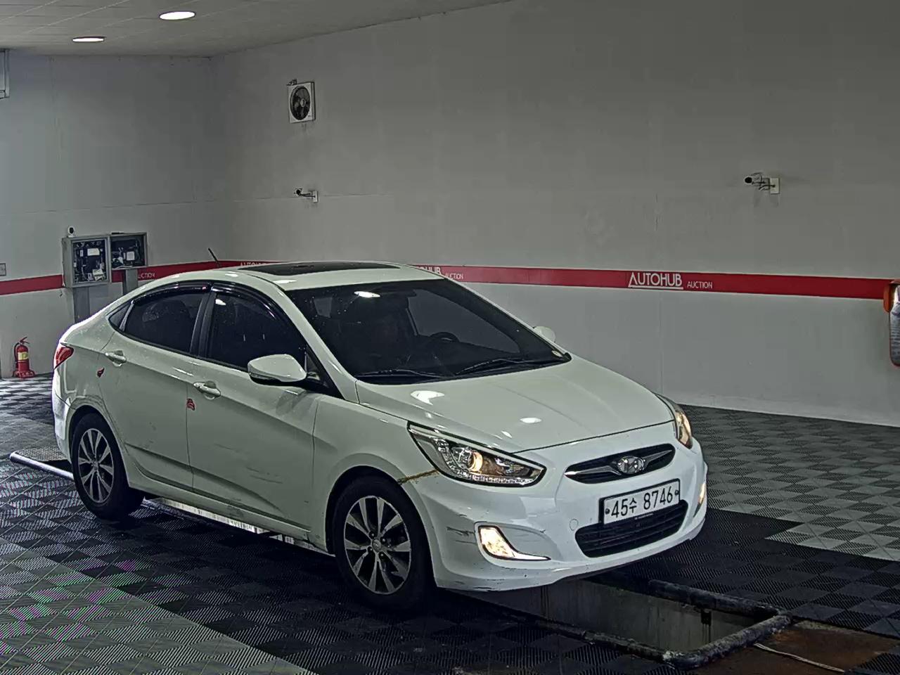 2014 - hyundai accent