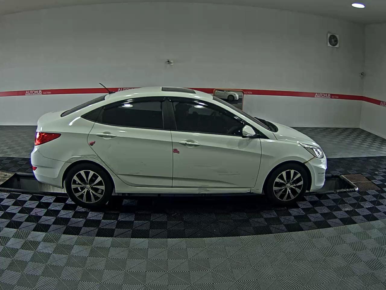 2014 - hyundai accent