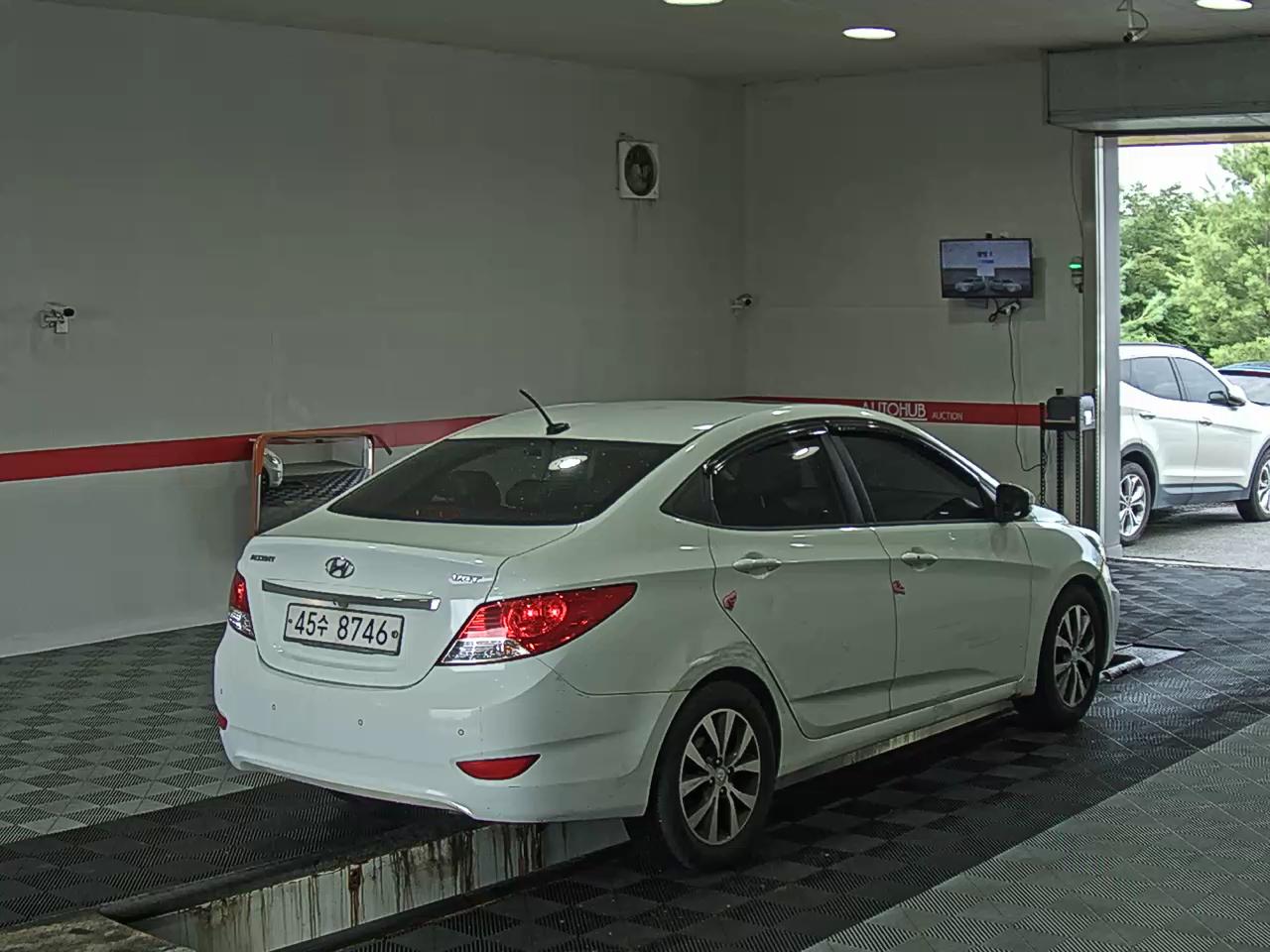 2014 - hyundai accent