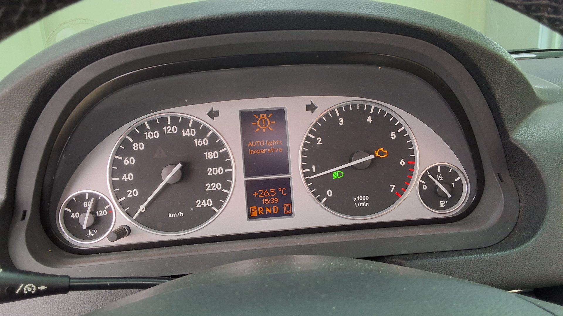 2011 - mercedes-benz b200