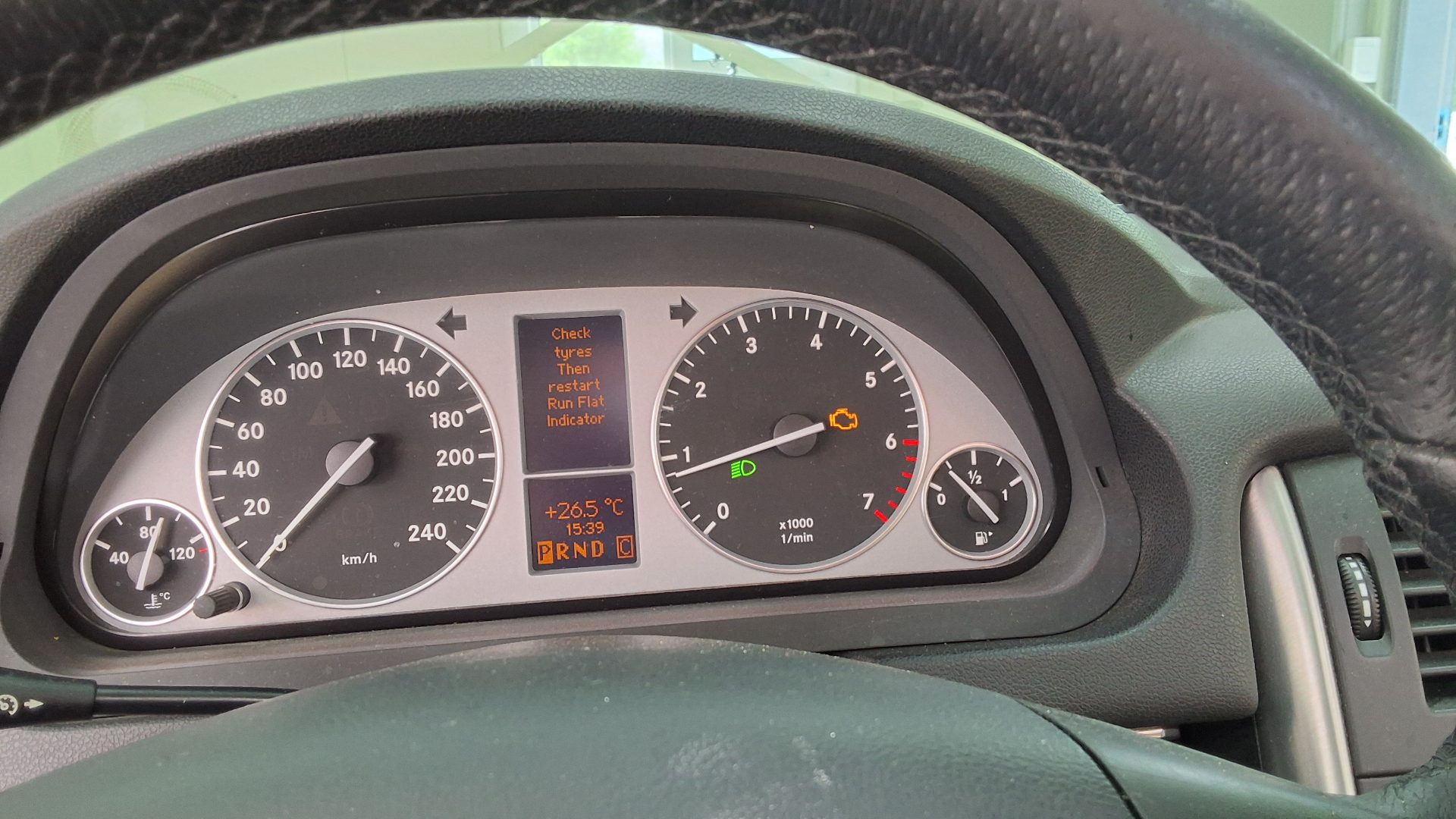 2011 - mercedes-benz b200