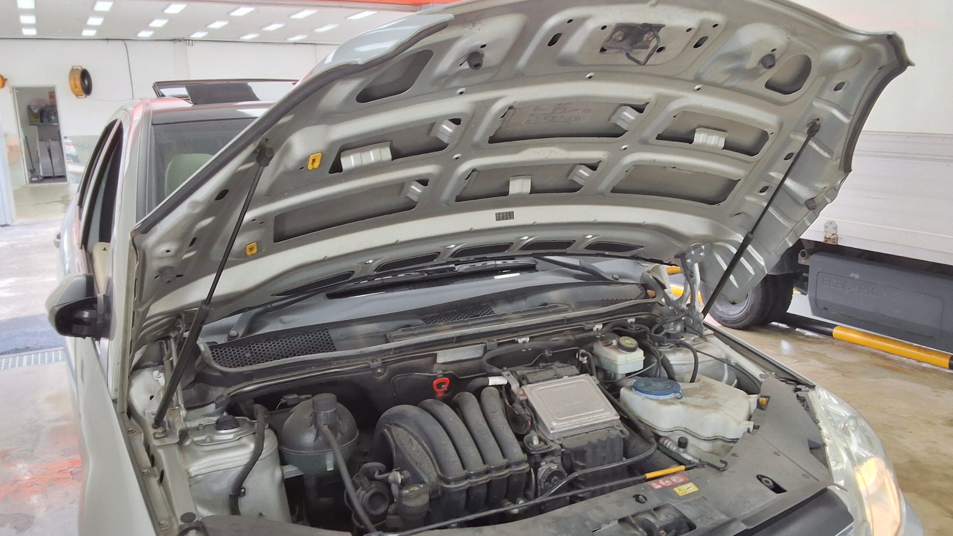 2011 - mercedes-benz b200