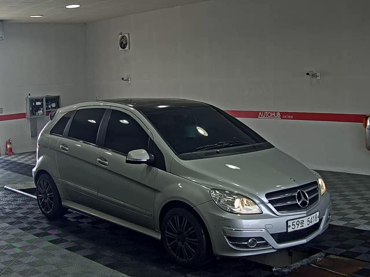 2011 - mercedes-benz b200
