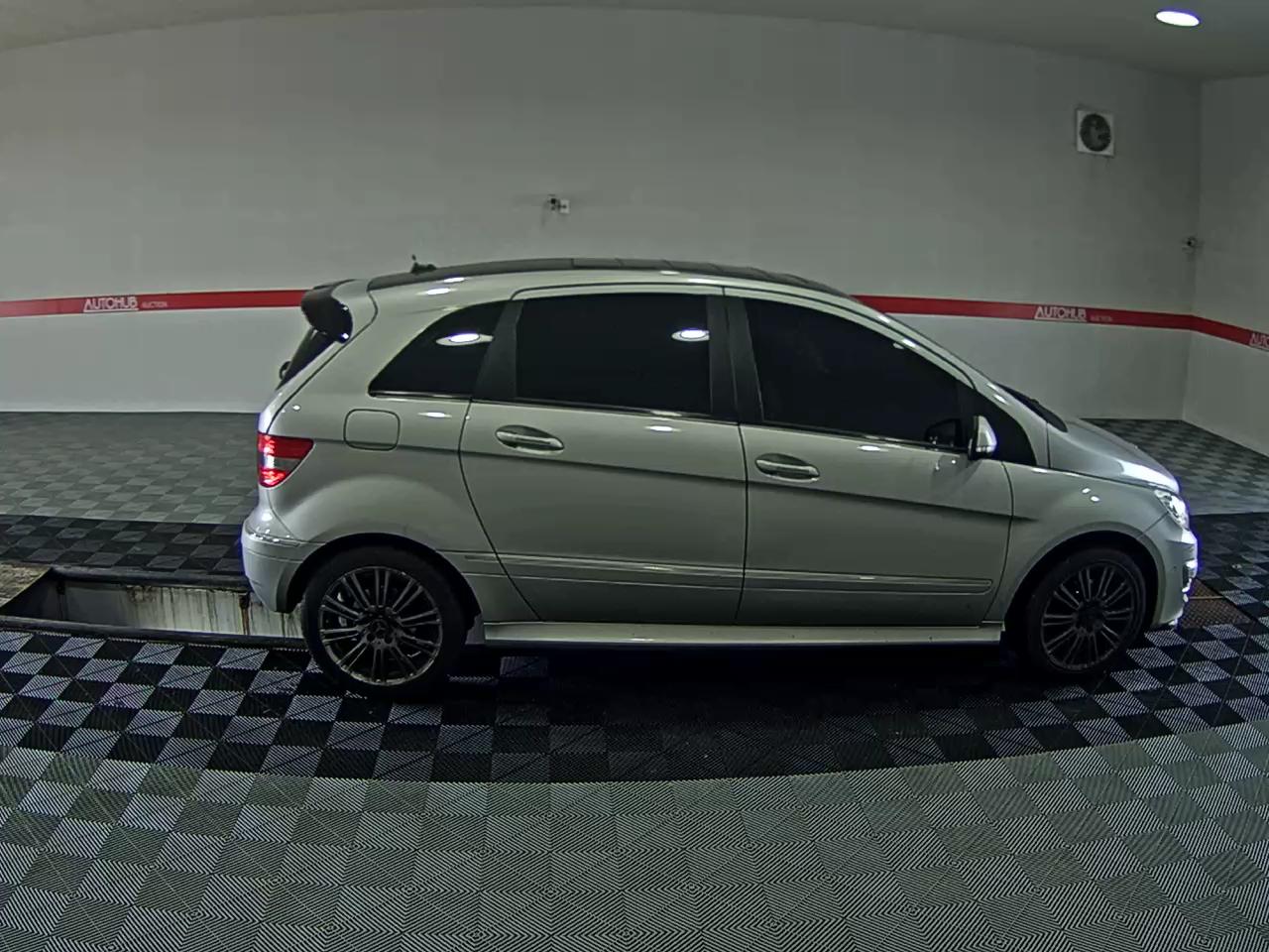 2011 - mercedes-benz b200