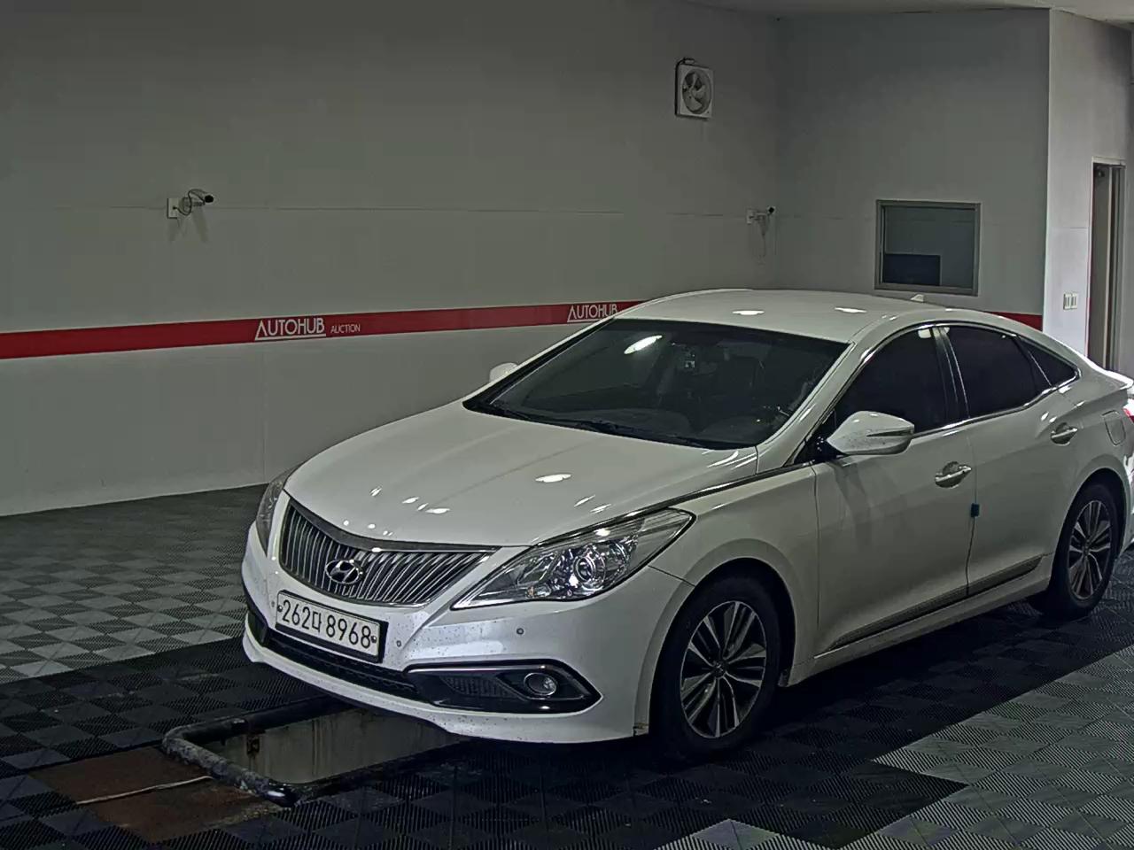 HYUNDAI GRANDEUR HG LPI RENTAL CAR