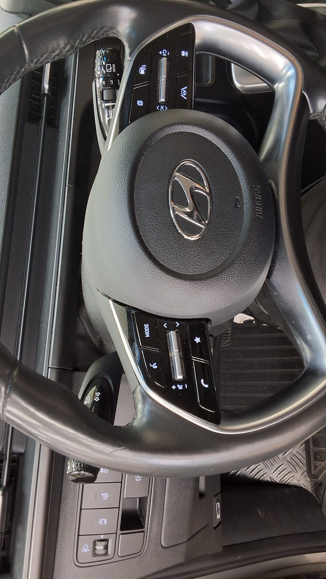 2022 - hyundai staria