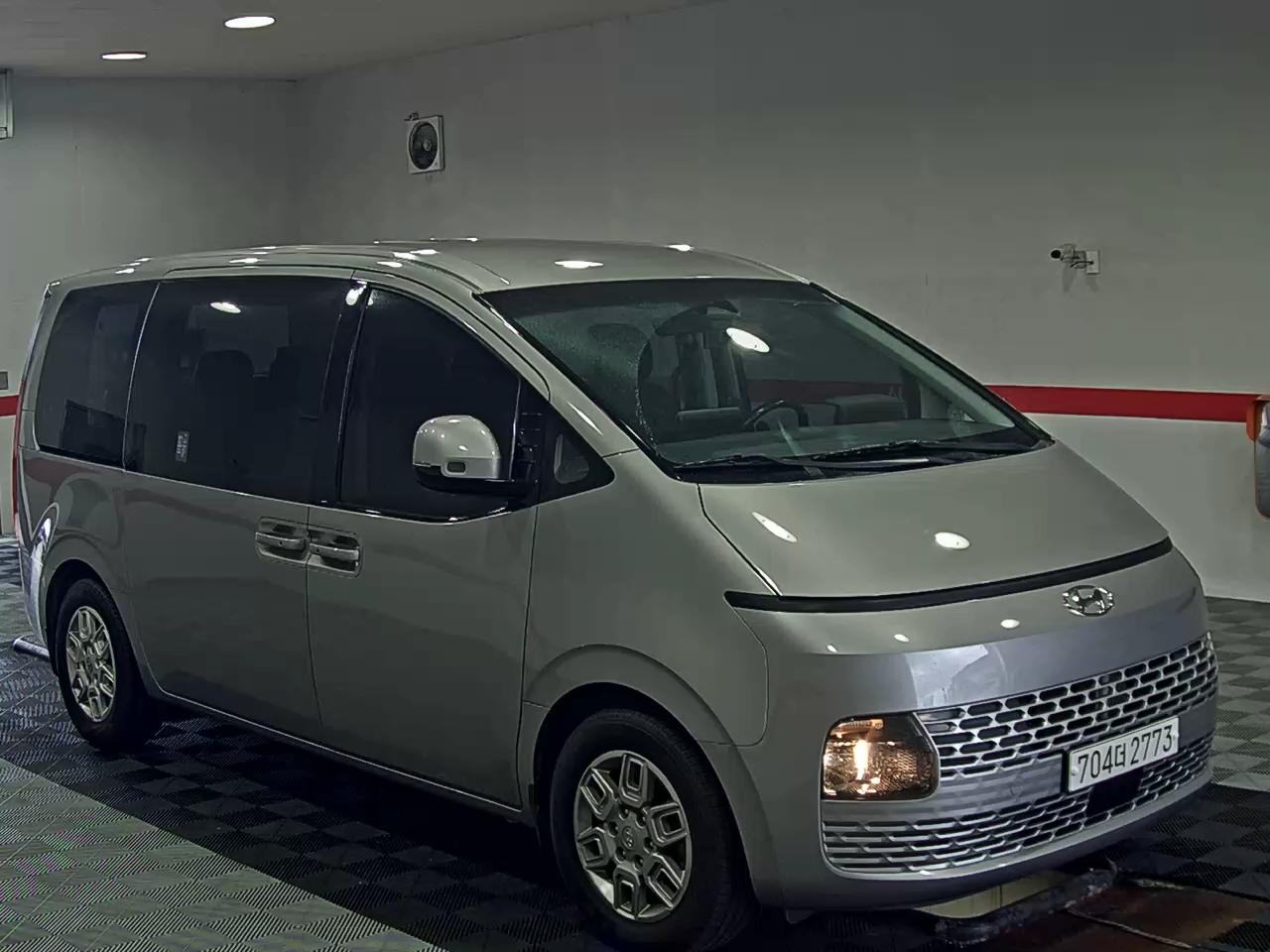 2022 - hyundai staria