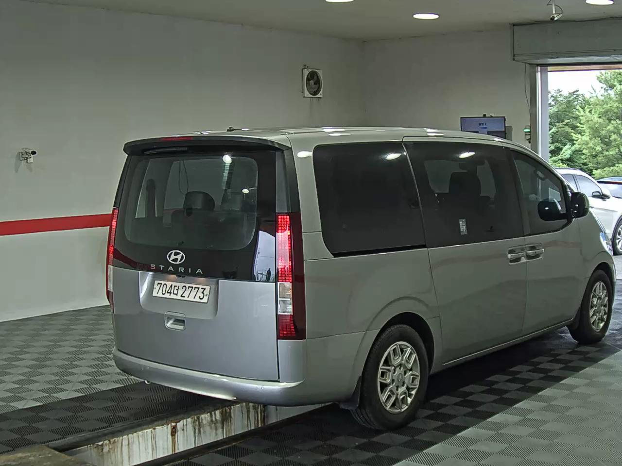 2022 - hyundai staria