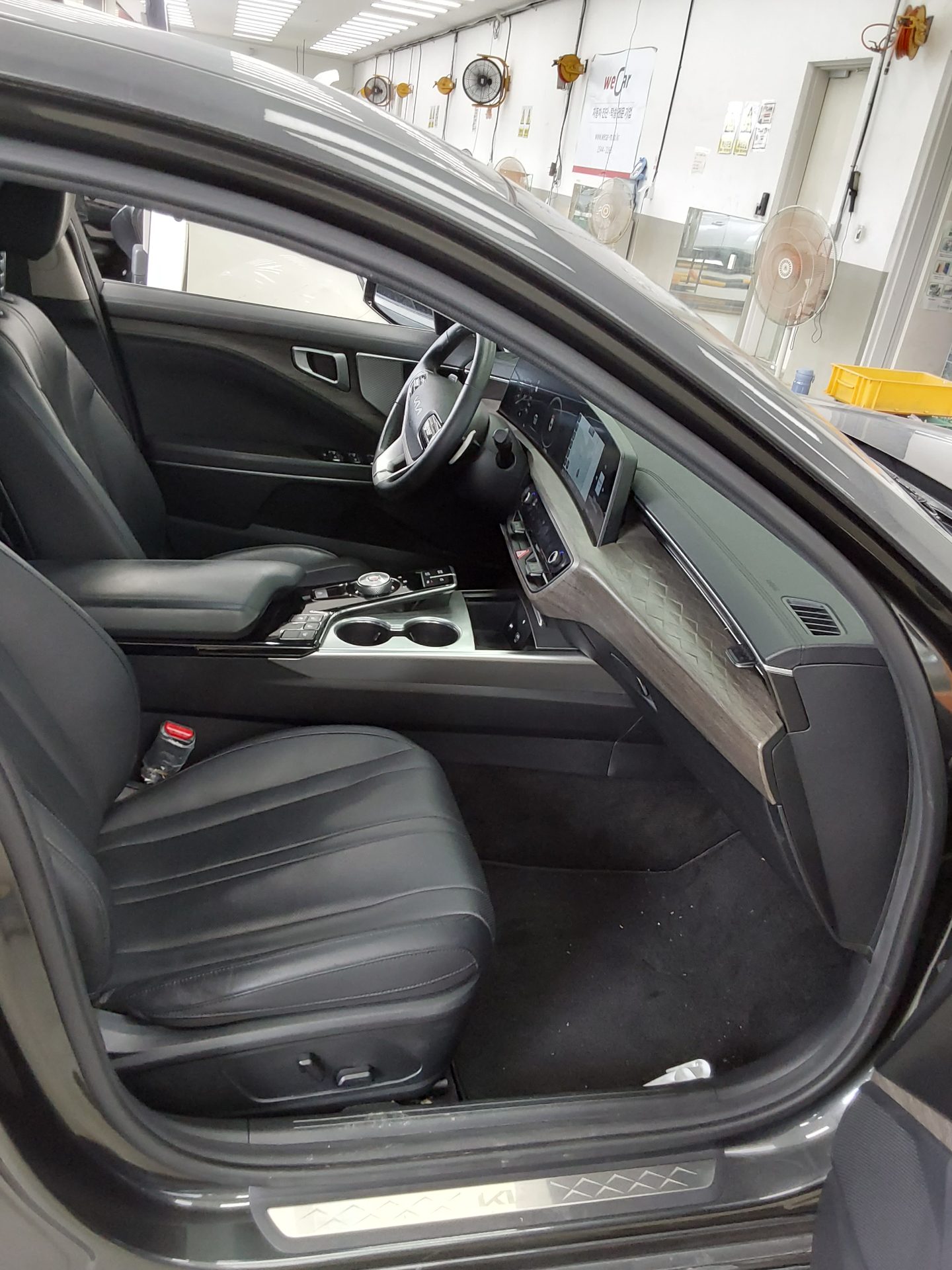 2022 - kia k8