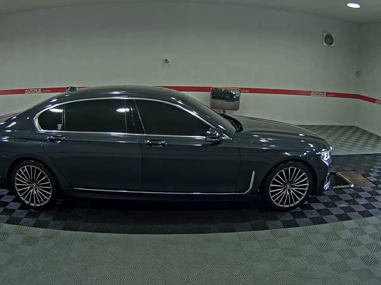 2020 - bmw m7