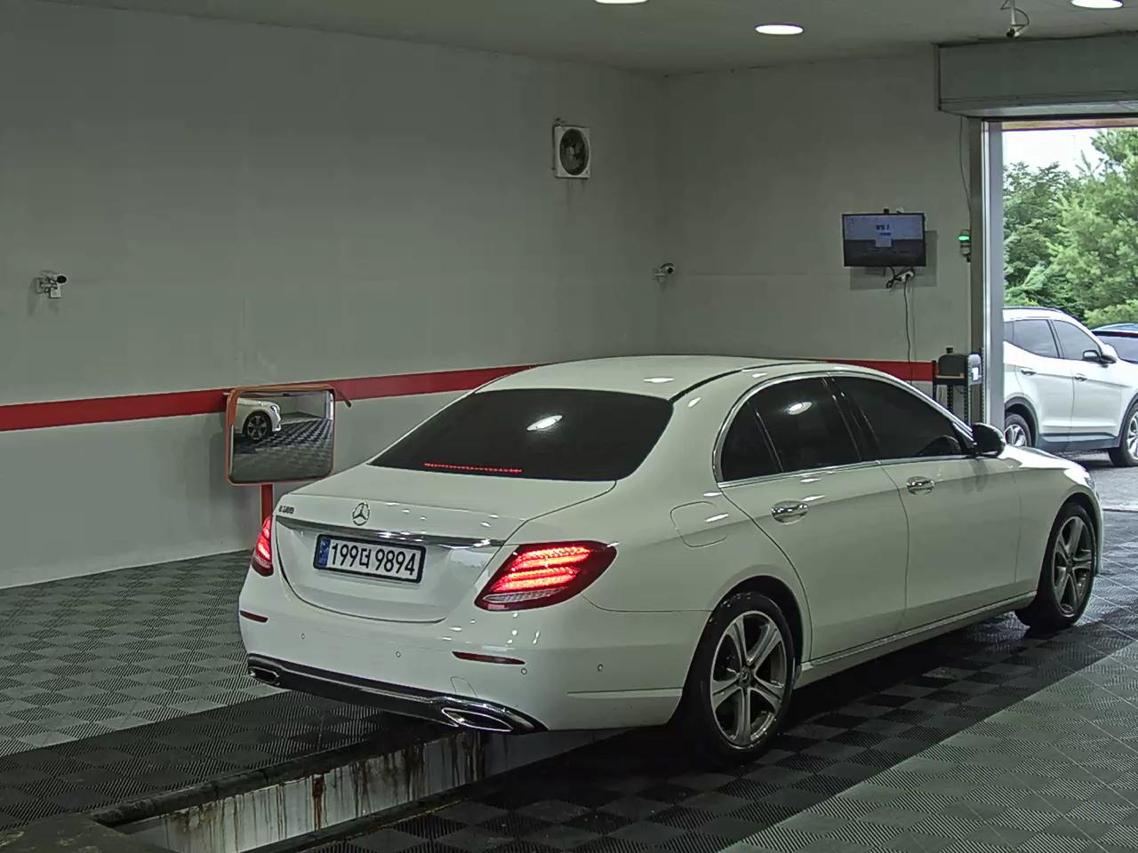 2018 - mercedes-benz e300