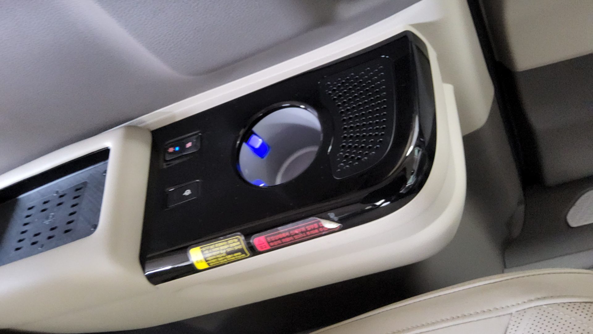 2023 - kia carnival