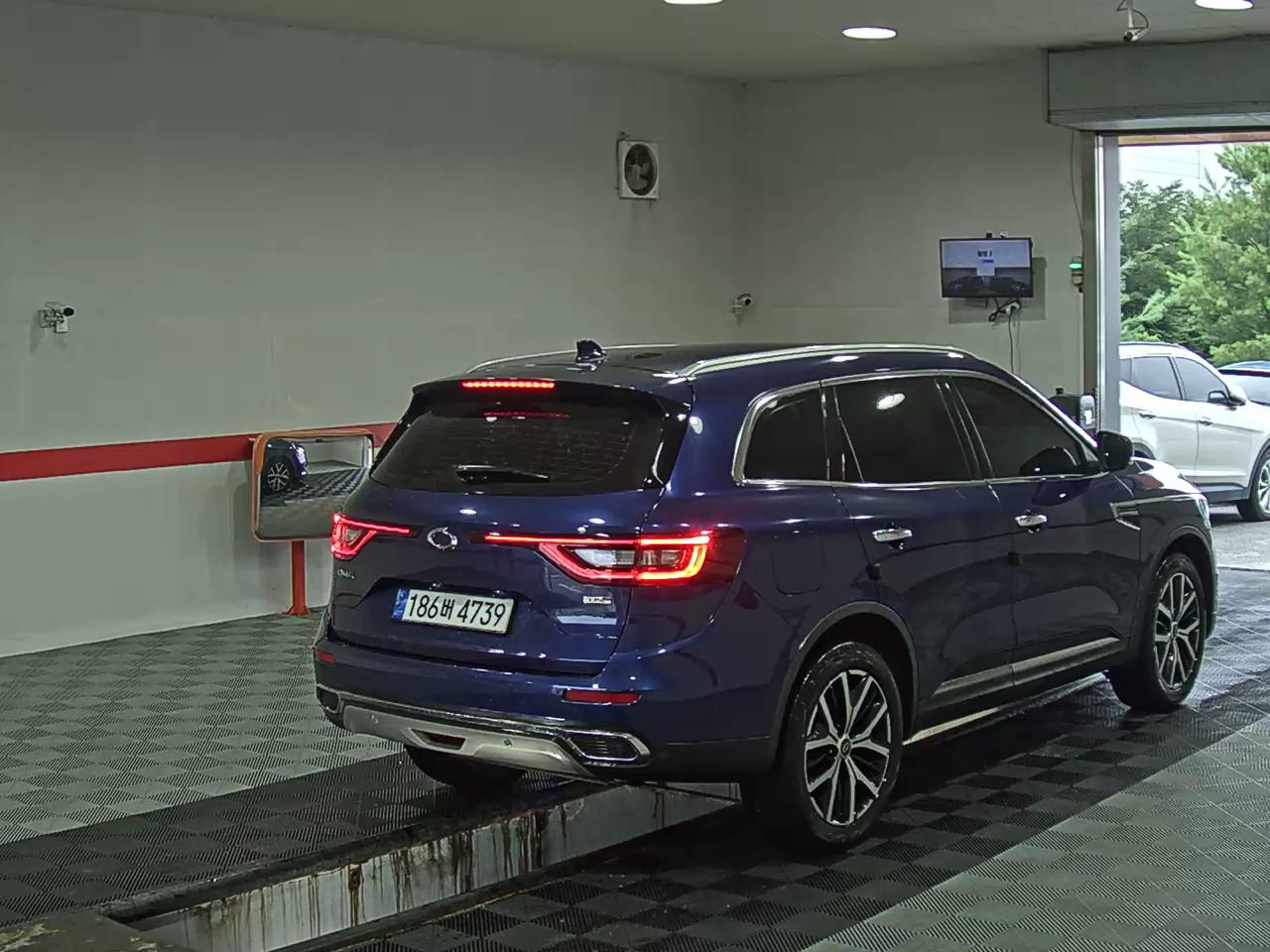 2020 - renault qm6