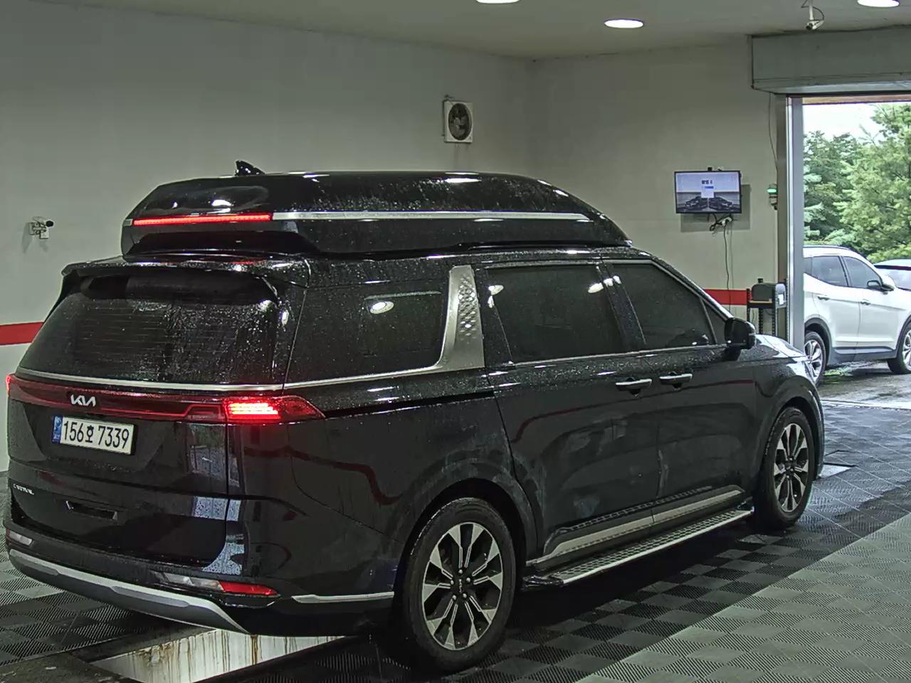 2022 - kia carnival