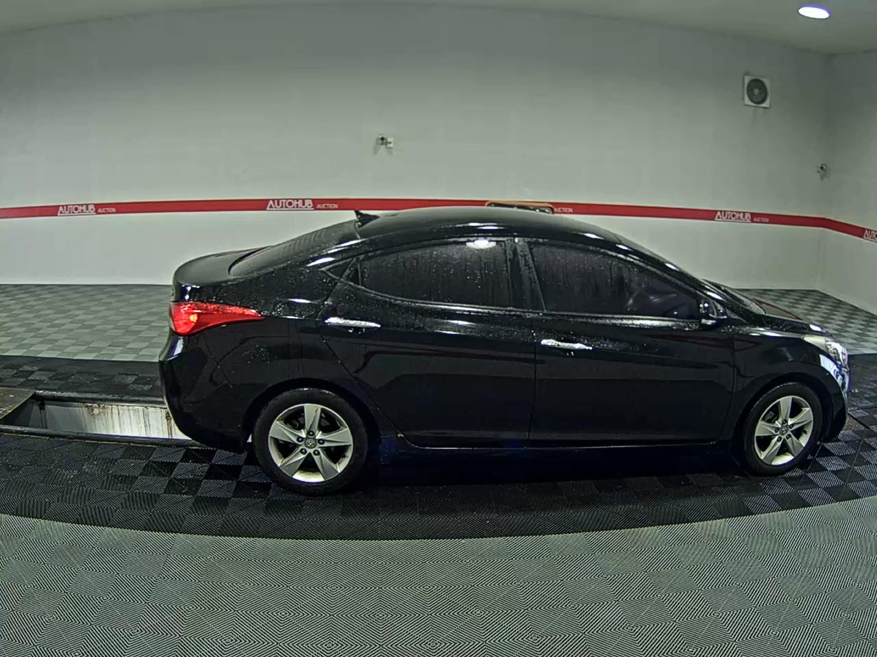 2011 - hyundai avante