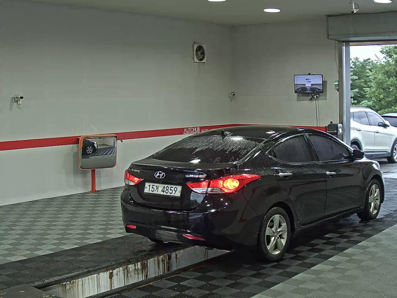 2011 - hyundai avante