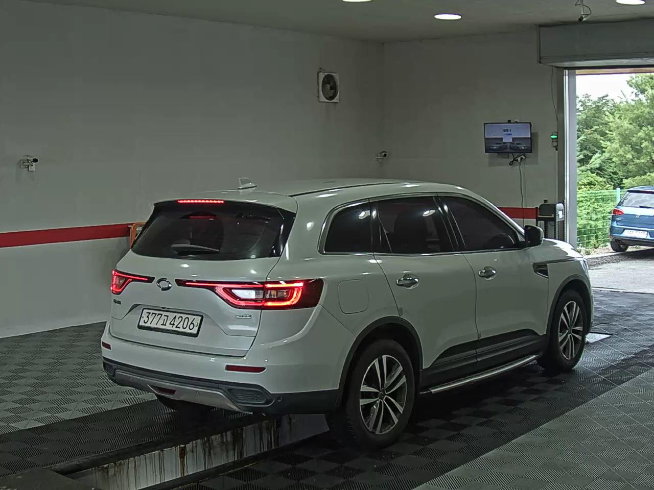 2020 - renault qm6