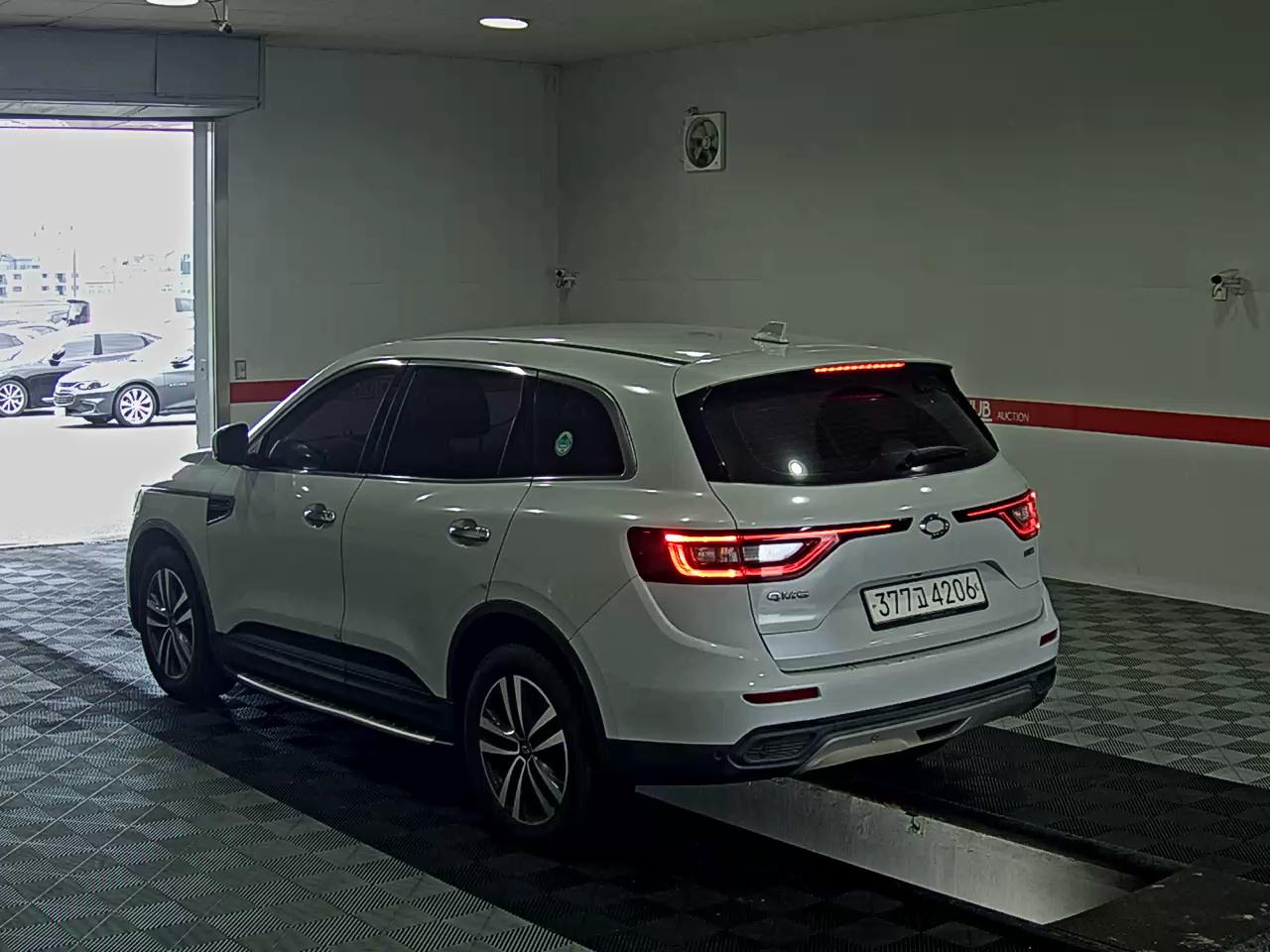 2020 - renault qm6