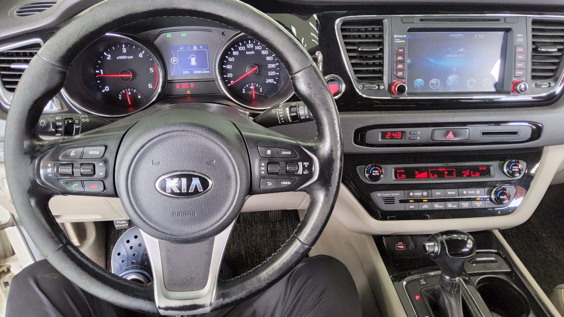 2016 - kia carnival