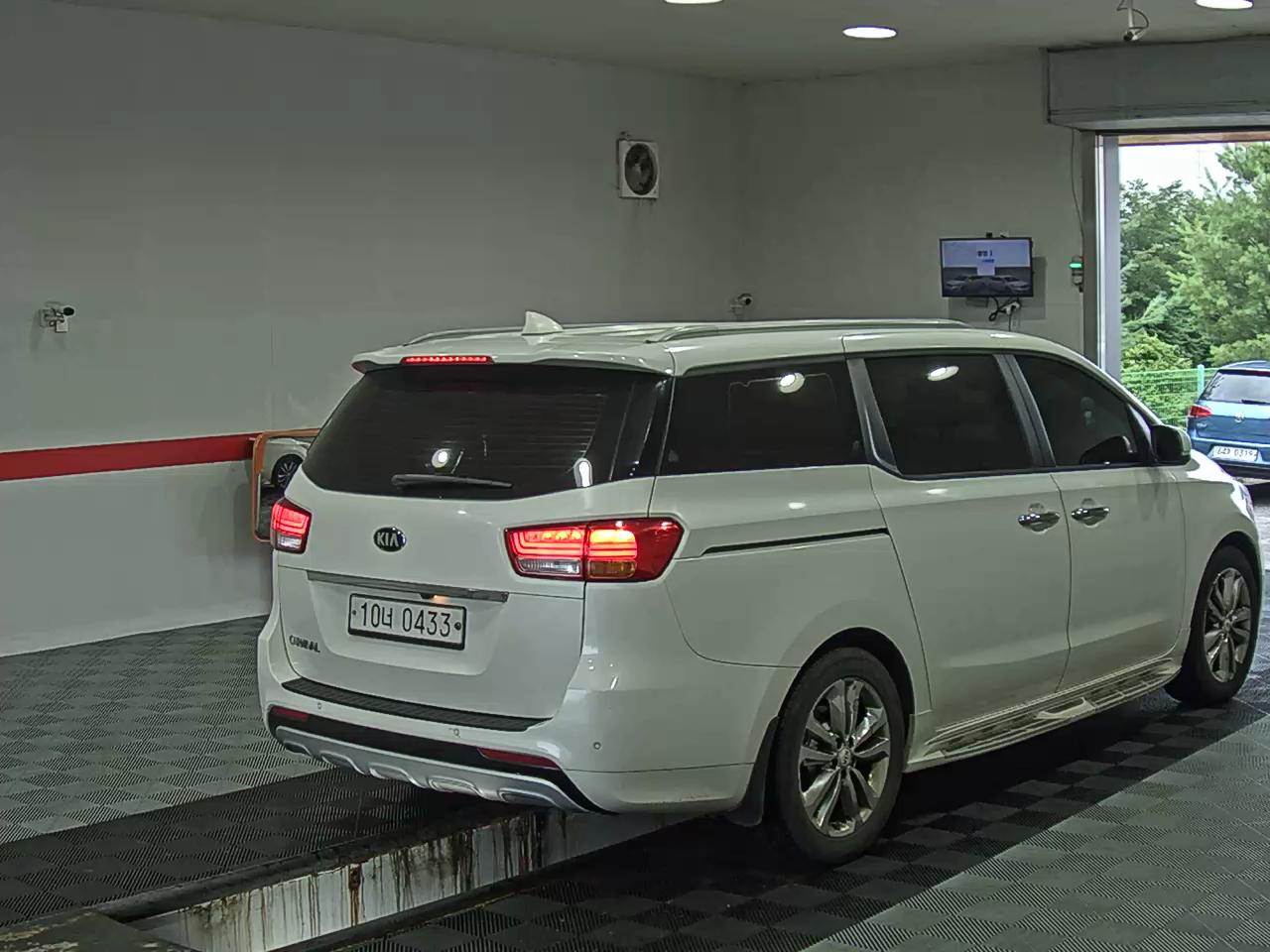 2016 - kia carnival