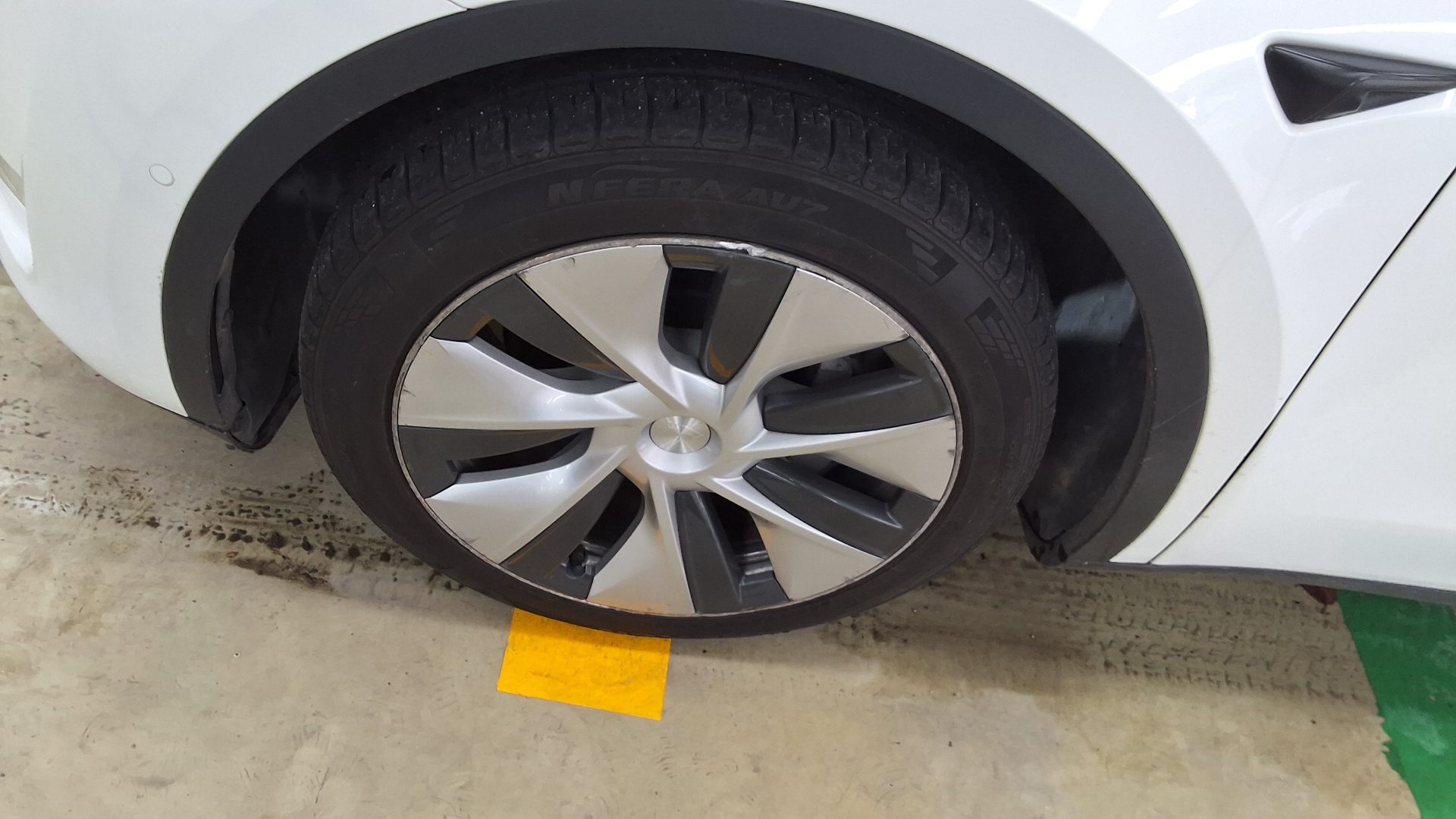 Tesla Model Y 2022 — صورة 19
