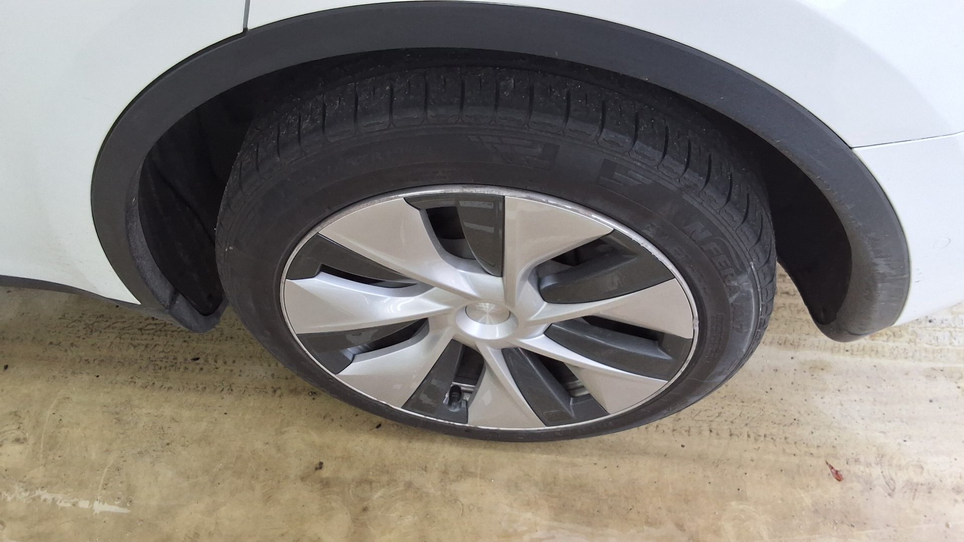 Tesla Model Y 2022 — صورة 20