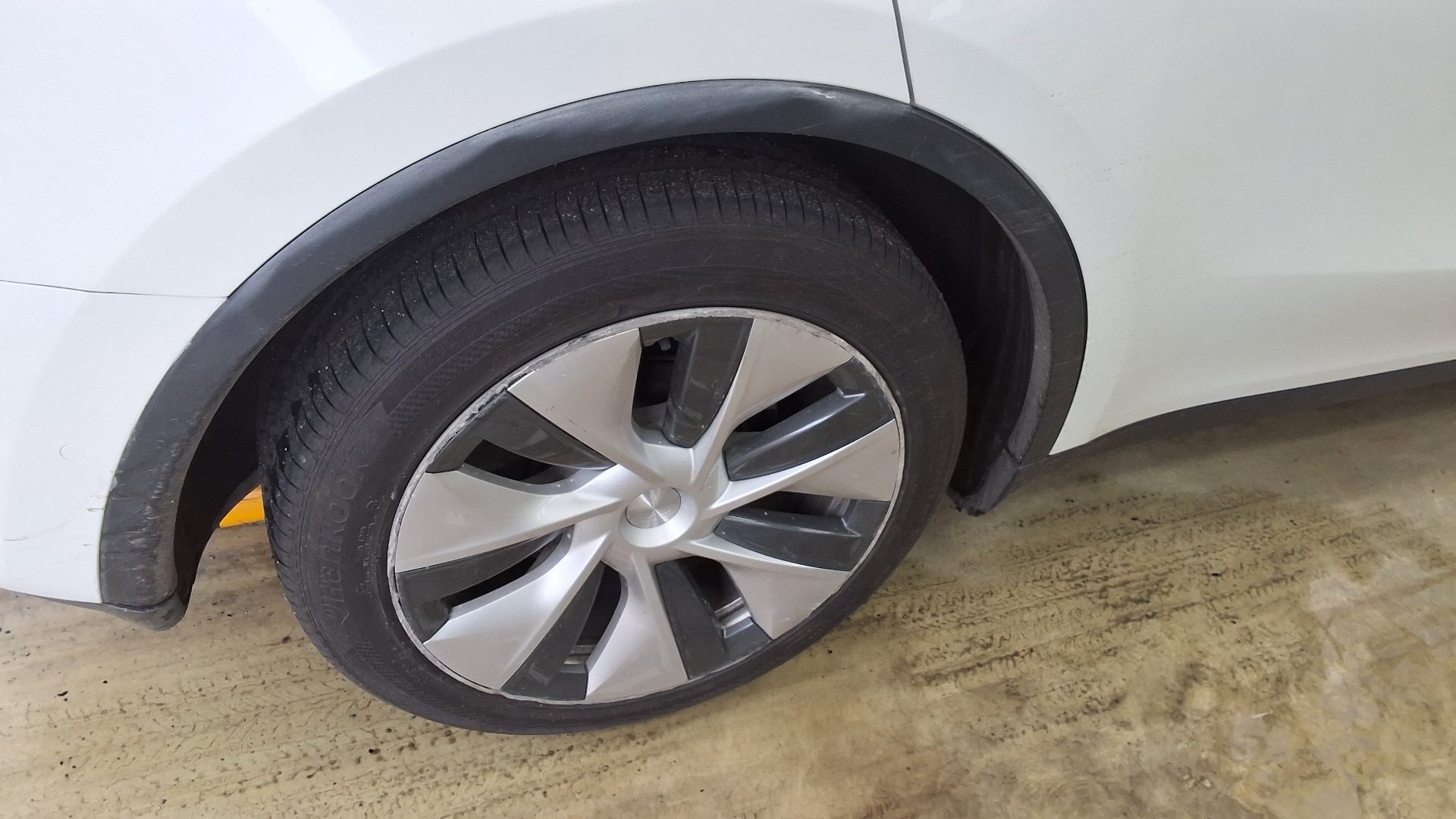 Tesla Model Y 2022 — صورة 22