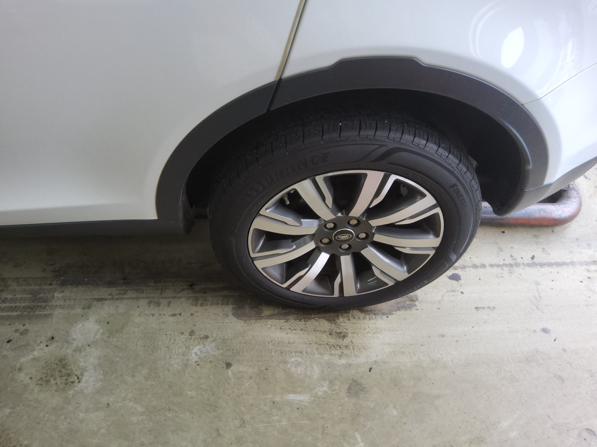 2019 - land rover discovery