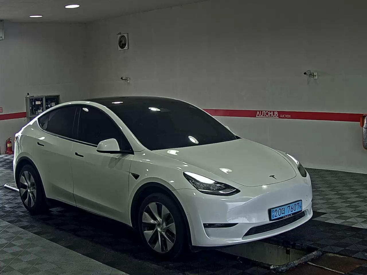 Tesla Model Y 2022 — صورة 11