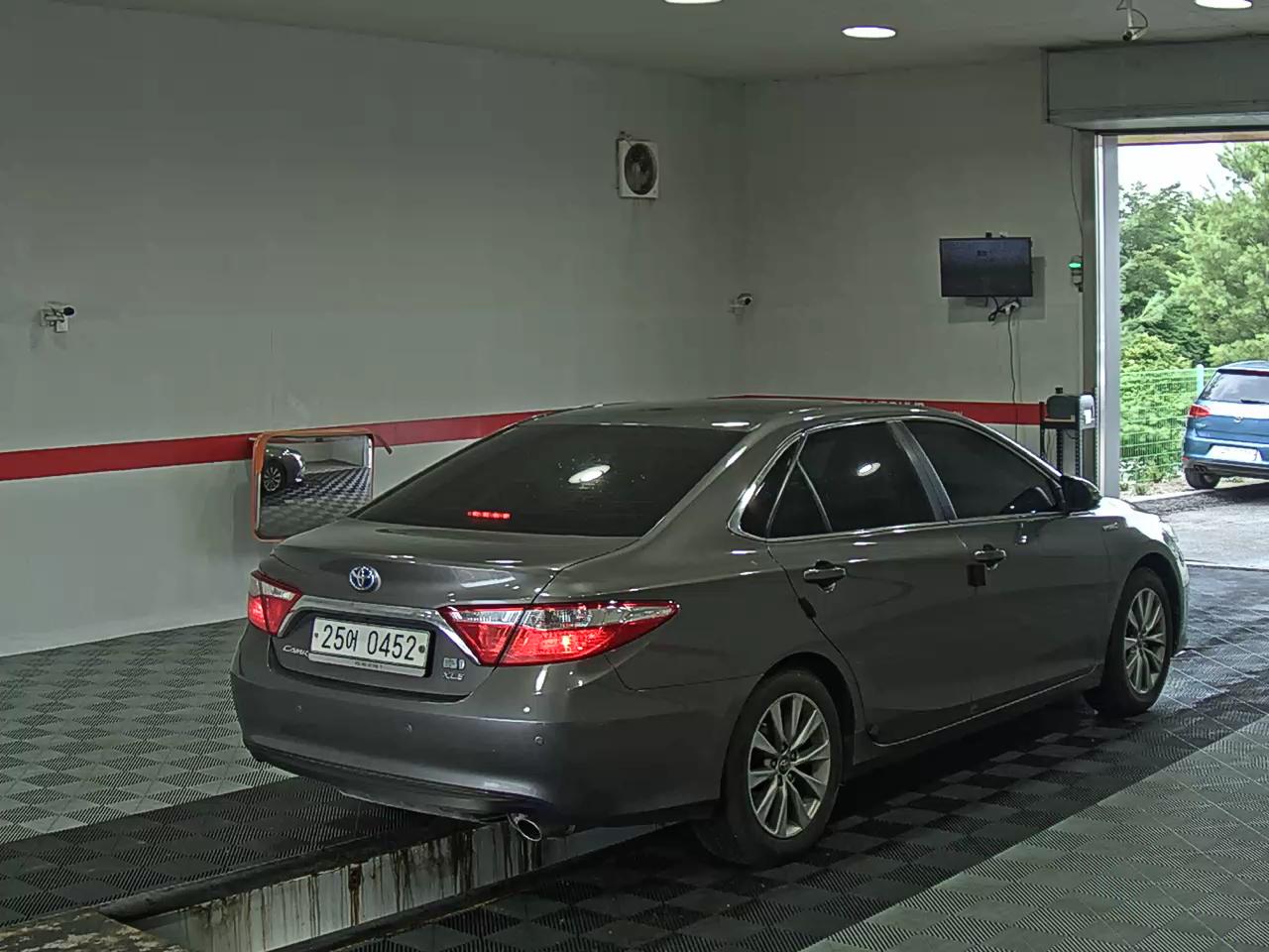 2017 - toyota camry