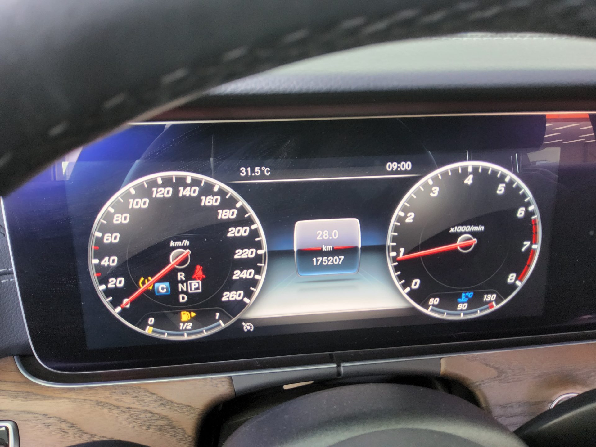 2019 - mercedes-benz e300