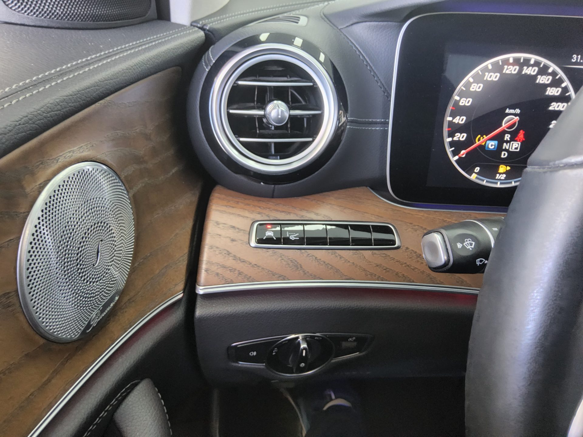 2019 - mercedes-benz e300