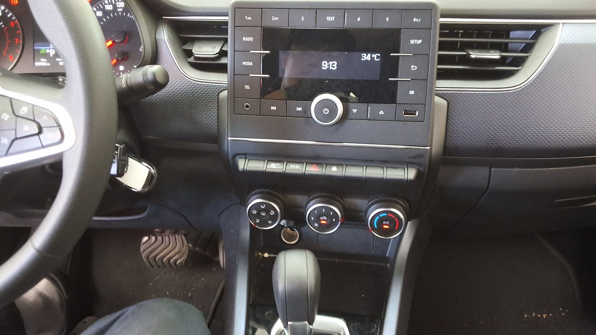 2020 - renault xm3