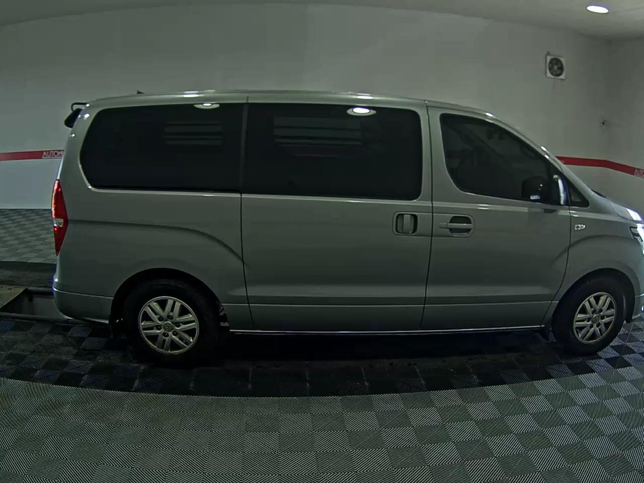 2021 - hyundai grand starex