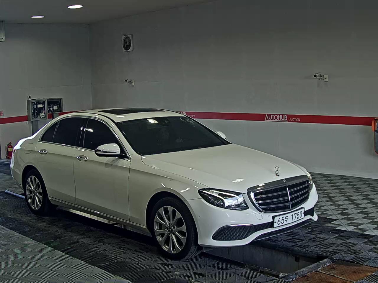 2019 - mercedes-benz e300