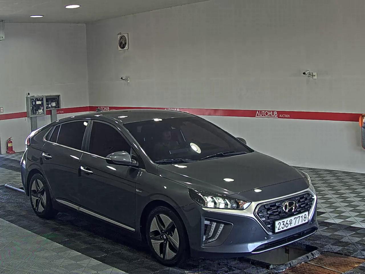 2020 - hyundai ioniq