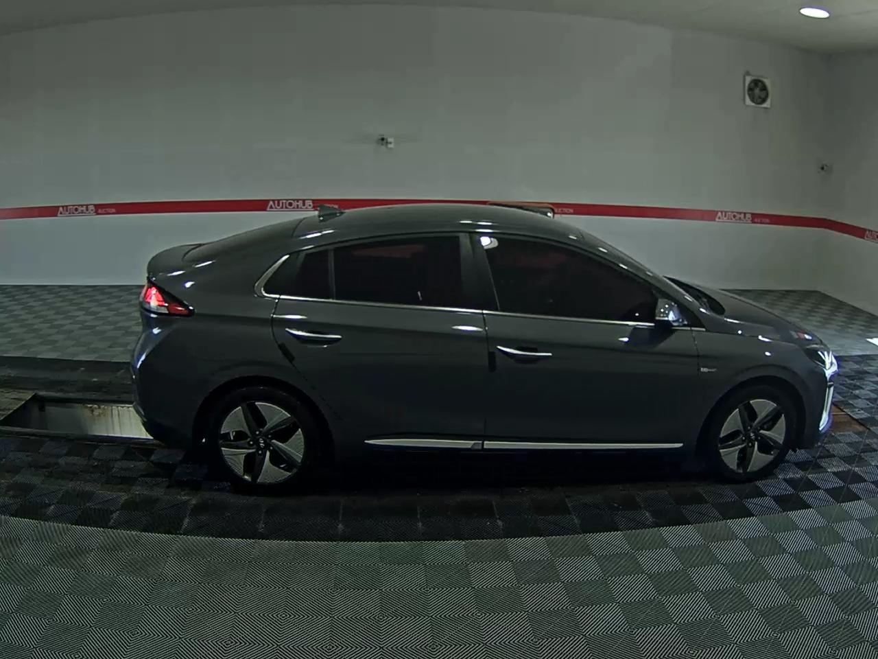 2020 - hyundai ioniq