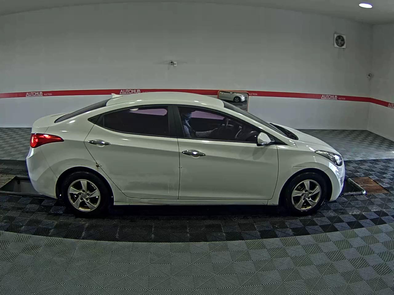2011 - hyundai avante