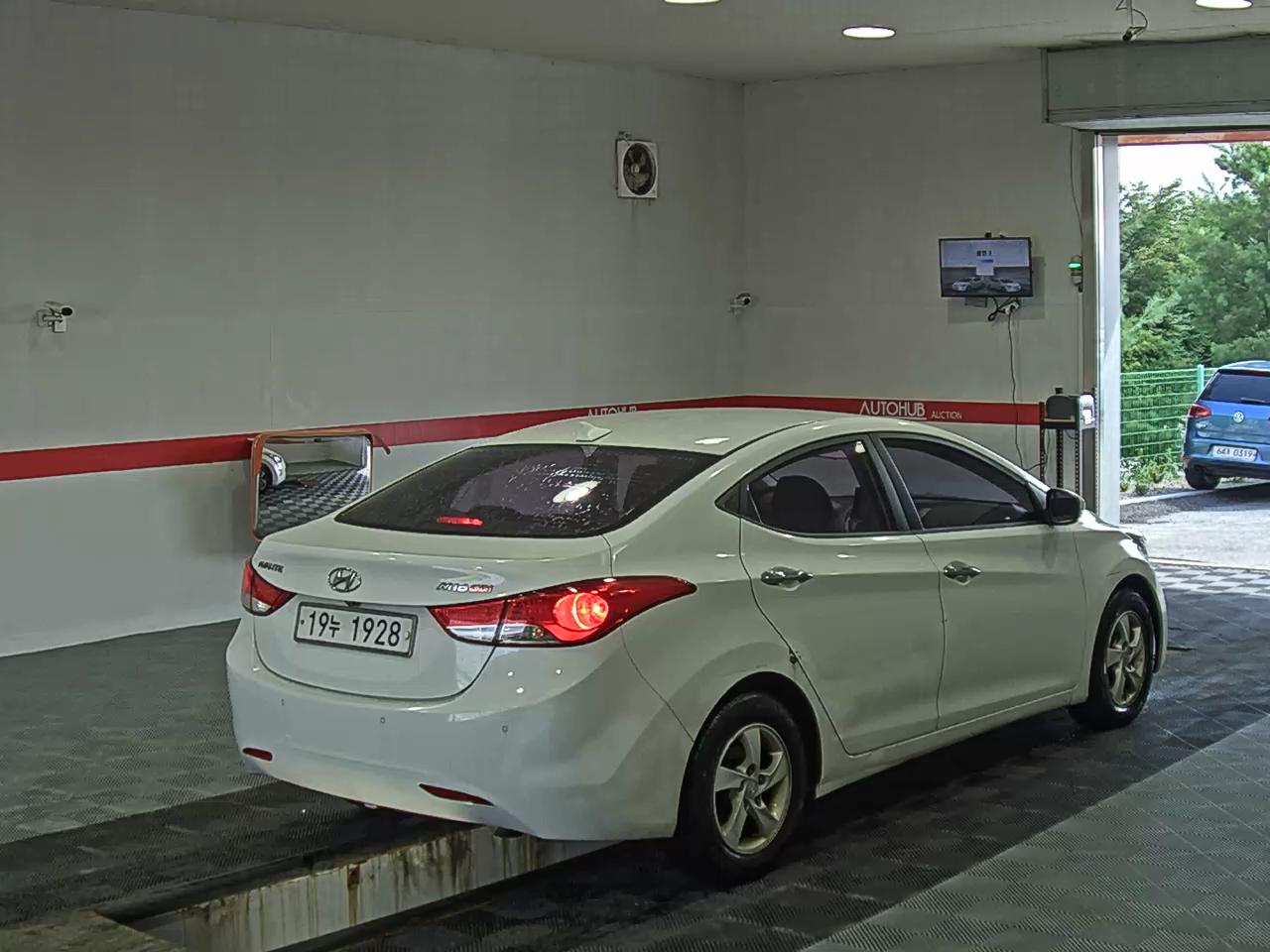 2011 - hyundai avante