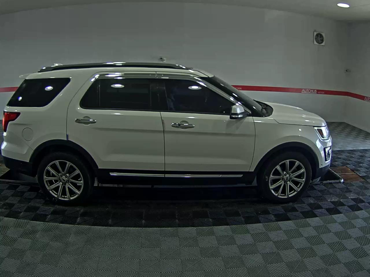 2017 - ford explorer