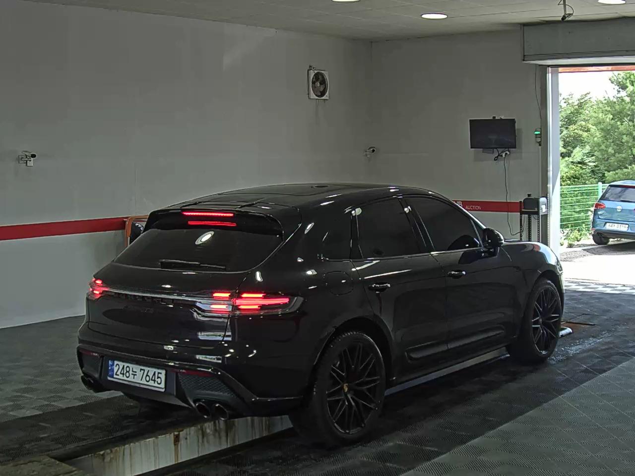 Porsche Macan 2023 — صورة 13