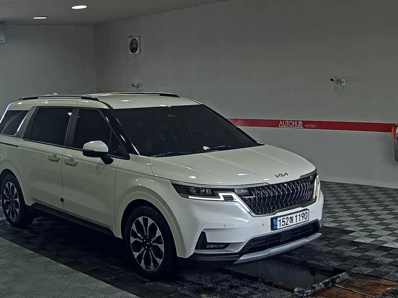 2023 - kia carnival