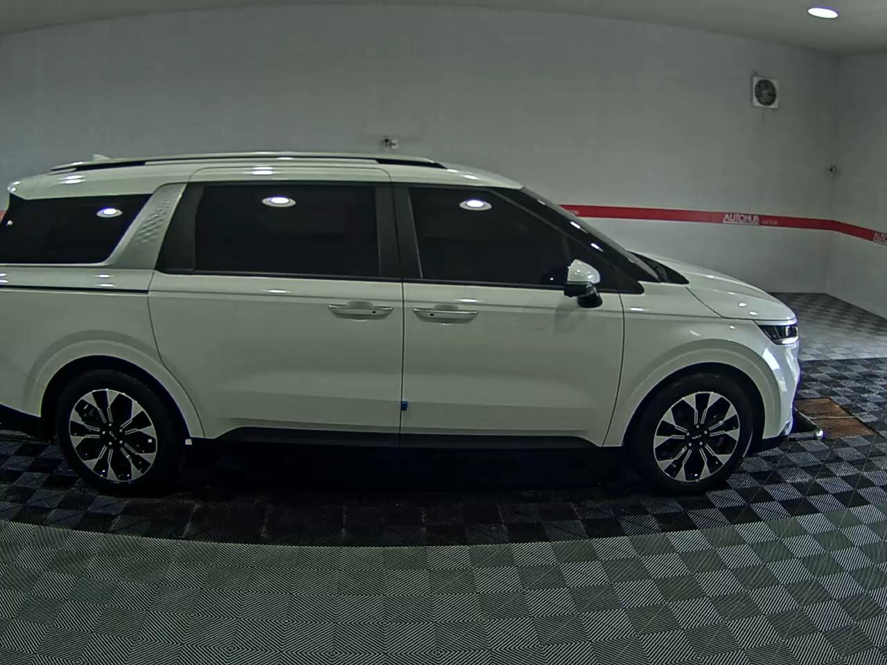 2023 - kia carnival